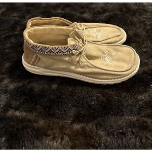 Hey Dude Iris Festival Aztec band camel sneaker slip on SZ 10 shoes